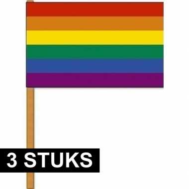 Goedkope x luxe zwaaivlaggen regenboog houten stok