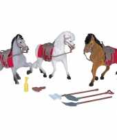 Goedkope speelgoed set drie paarden stal accessoires